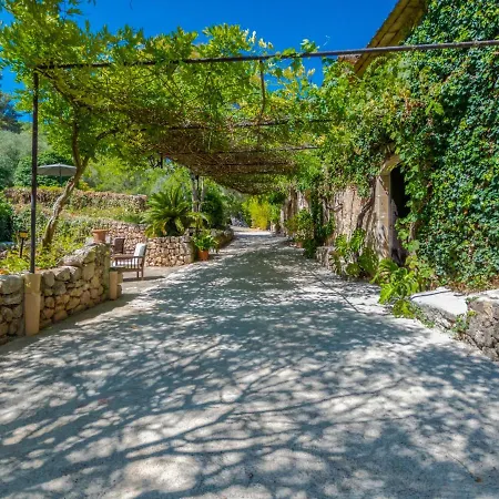 Holiday home Holiday Varitx Paradise By Interhome